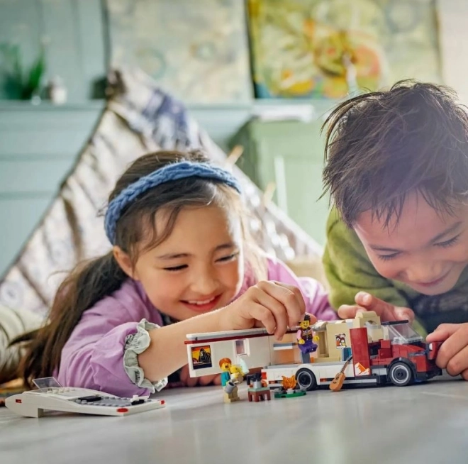 LEGO City 60454 Počitniški avtodomek poln dogodivščin