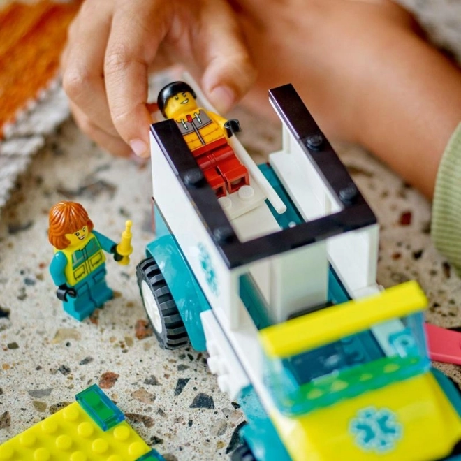 LEGO® City 60403 Reševalno vozilo in deskar