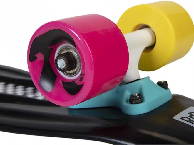 Barviti retro pennyboard s šahovskim vzorcem