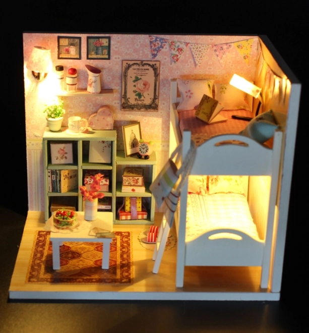 Deveta miniatura hiške Cherylin sobici