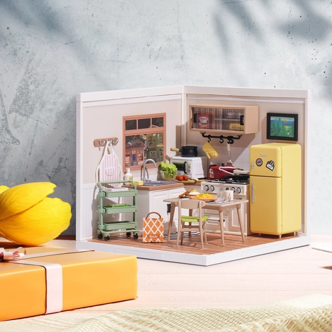 RoboTime miniatura hiške Kuhinjica Happy Meals