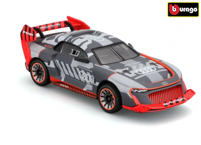 Kovinski model dirkalnega avtomobila Audi S1 e-tron Quattro