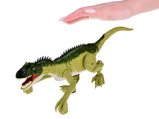 Zeleni dinozaver na daljavo