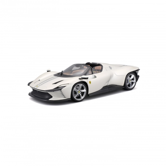 Bburago Ferrari Signature Series Daytona SP3 v merilu 1:18 bela