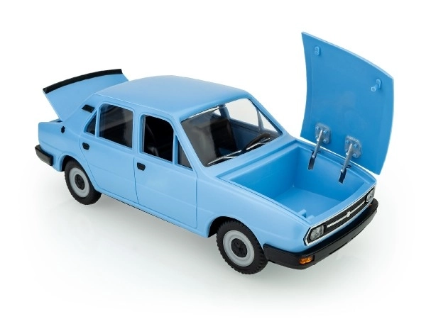 Avto Škoda 120 plast 21cm v škatli 22x10x8cm