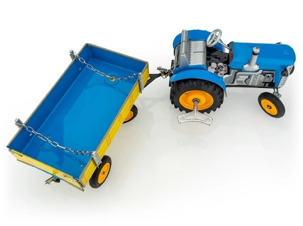 Traktor Zetor z Modrim Priklopnikom