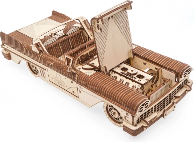 Podroben motor V8 v gibanju