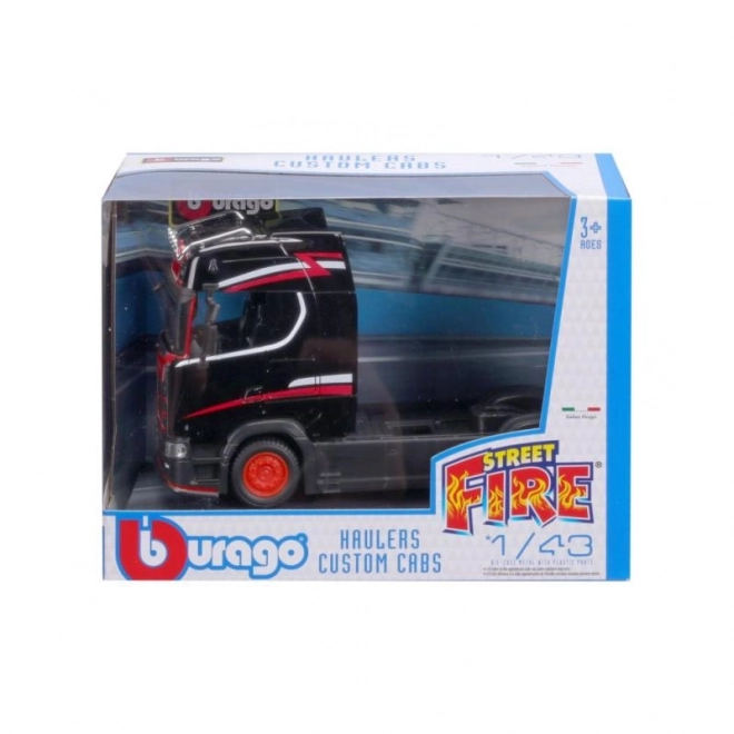 Bburago 1:43 Prevozniki Prilagojene Kabine Scania 770S – Siva