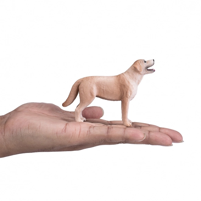 Realistična figura Labradorca