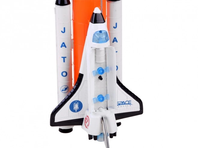 Kozmična raketa z učinki svetlobe in zvoka