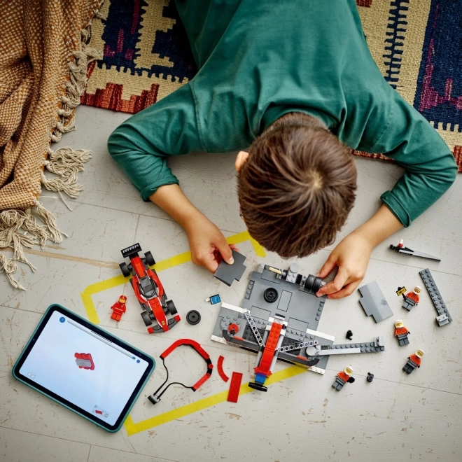 LEGO City 60443 F1 Pit Stop s mehaniki in Ferrarijem