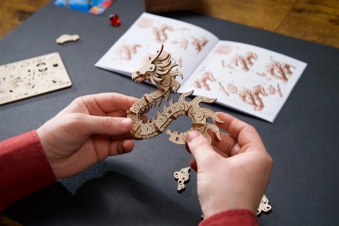 Ugears 3D lesene mehanske uganke Zmaj