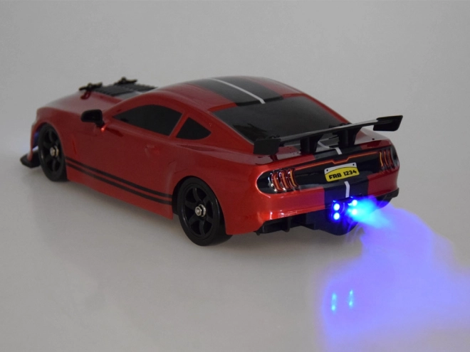 Zabavno avto na daljinsko upravljanje s driftajočim dimom in LED osvetlitvijo