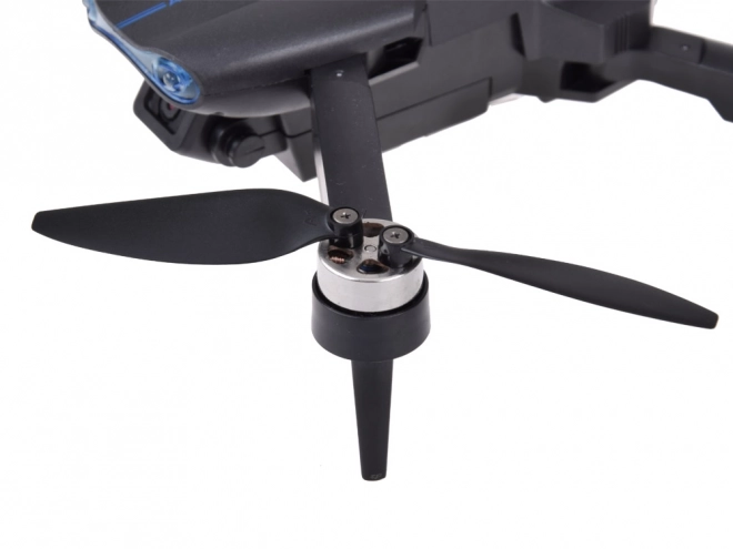 Zložljiv dron s kamero