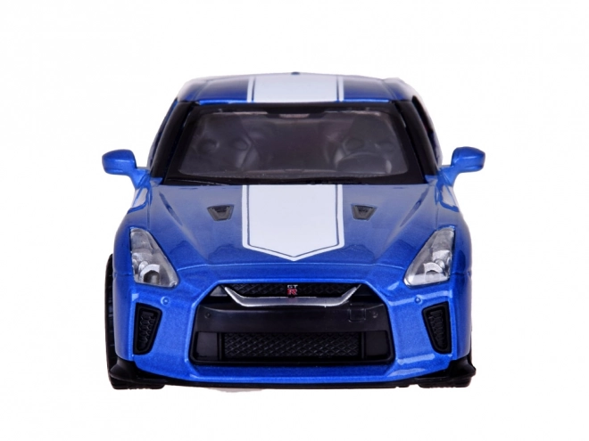Avto Nissan GT-R z odpiranjem vrat