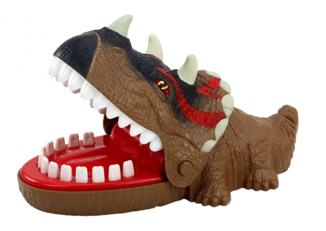 Grizli dinozaver triceratops