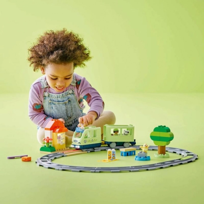 Počitniška avantura z interaktivnim vlakom DUPLO