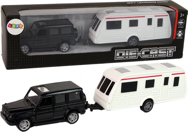 Model SUV s prikolico za kampiranje