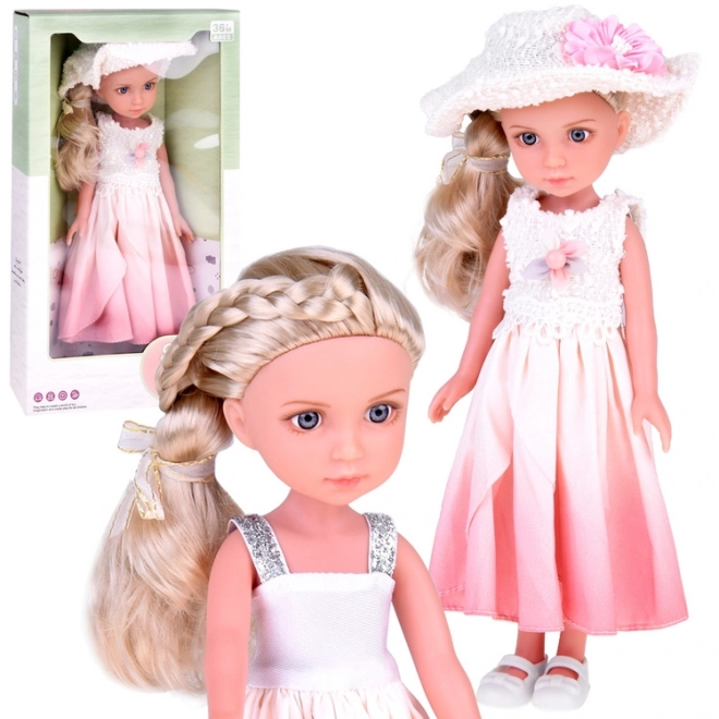 Elegantna stilna punčka s klobukom in dolgimi blond lasmi