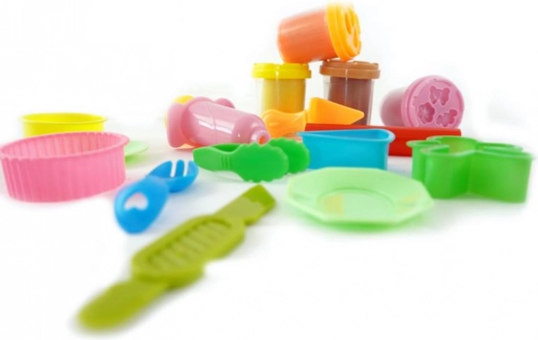 Bogata zbirka orodij in modelčkov