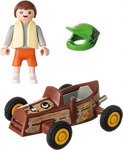 Figura z zaščitno čelado