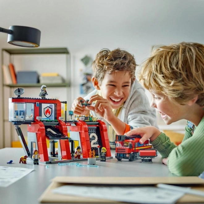 LEGO® City 60414 Gasilka z gasilskim vozilom