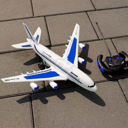 Realistični detajli in funkcionalno podvozje