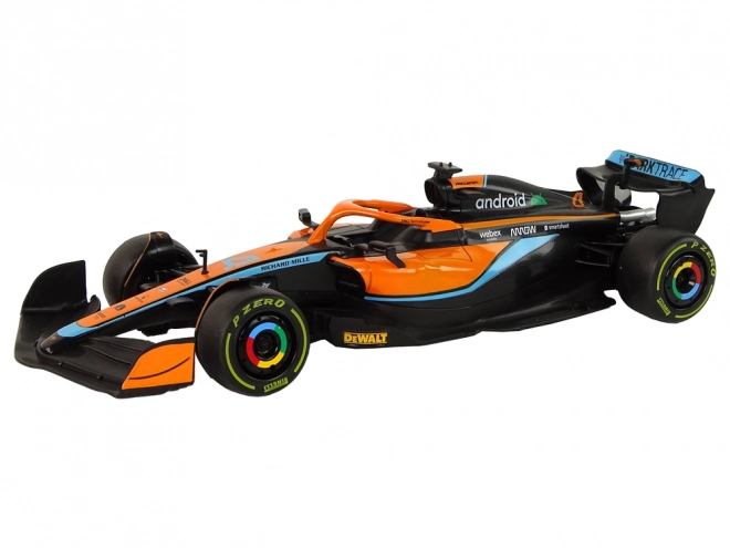 R/C dirkalni avto McLaren F1 1:18 oranžna