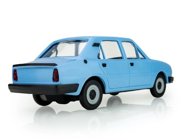 Avto Škoda 120 plast 21cm v škatli 22x10x8cm