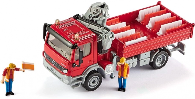 Nagibna kesonska karoserija in funkcionalne bočne stranice