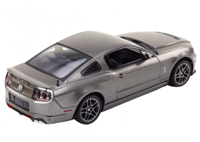 Ford Shelby GT500 v merilu 1:24 Pogonska enota srebrna