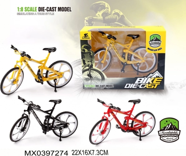 Model cestnega kolesa 1:8 z prožnim krmiljenjem in gumijastimi kolesi