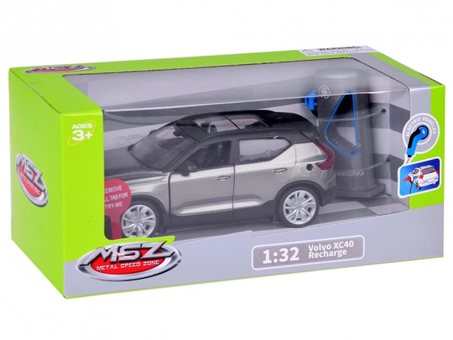 Kovinski model avtomobila električni crossover Volvo XC40