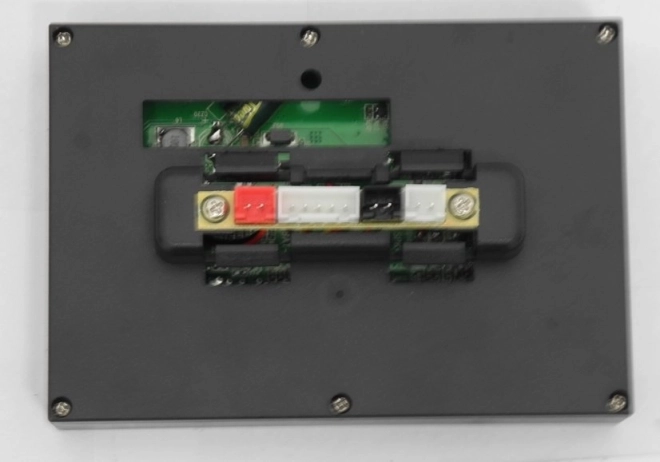 LCD glasbeni panel za avto na akumulator