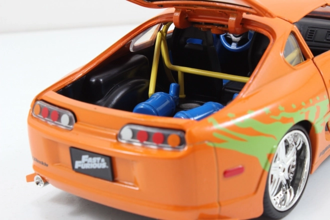 Hitri in drzni avto 1995 Toyota Supra 1:24