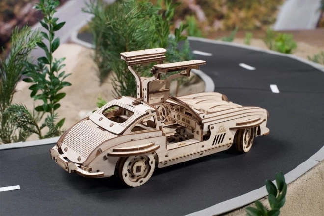Ugears 3D lesena mehanska sestavljanka Auto Krilati Športni Coupe