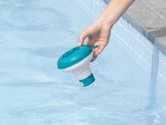 Enakomerna porazdelitev po gladini