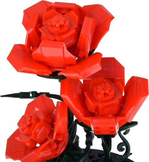 Podroben cvet z realističnimi oblikami