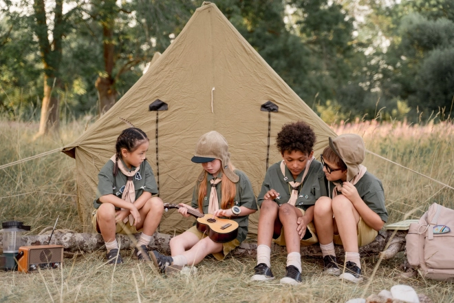 Otroški leseni ukulele s 4 najlonskimi strunami, rjavi ECOTOYS