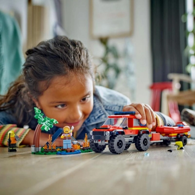 LEGO® City 60412 Gasilsko vozilo 4x4 in reševalni čoln