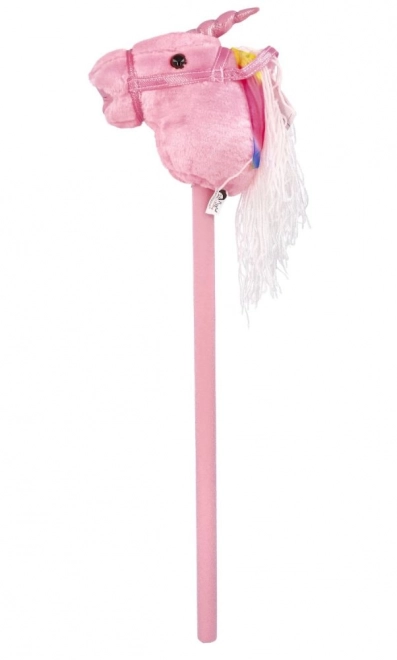 Rosa, samorog na palici za jahanje