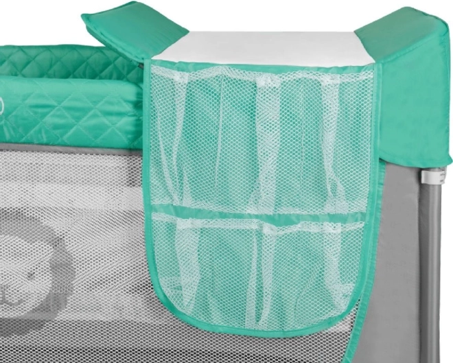 Organizator in previjalna mizica na dosegu roke