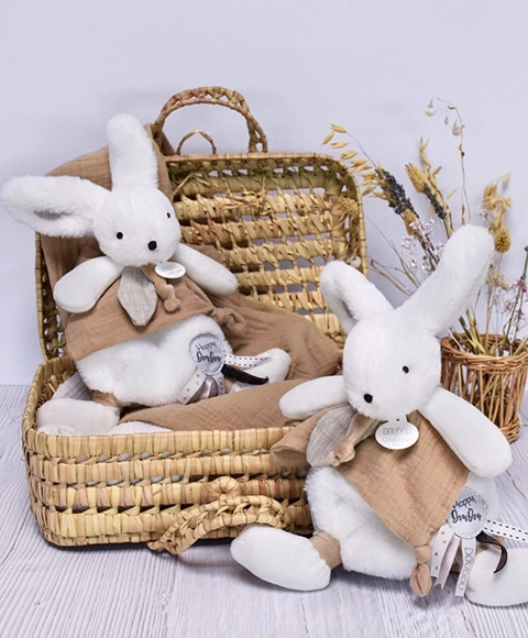 Doudou plišasti zajček z odejo bež, 25 cm