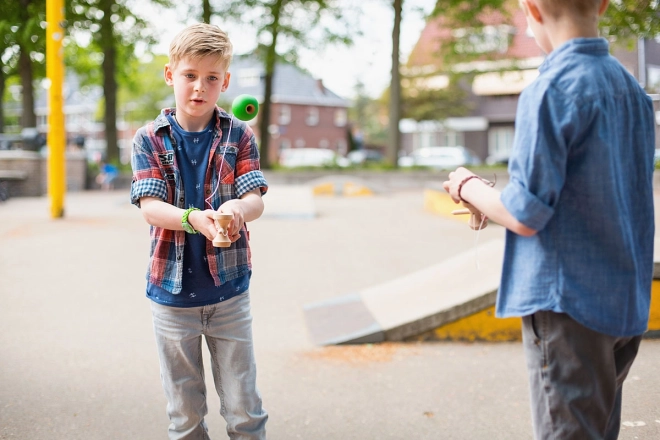 Kendama – japonska spretnostna igra za otroke