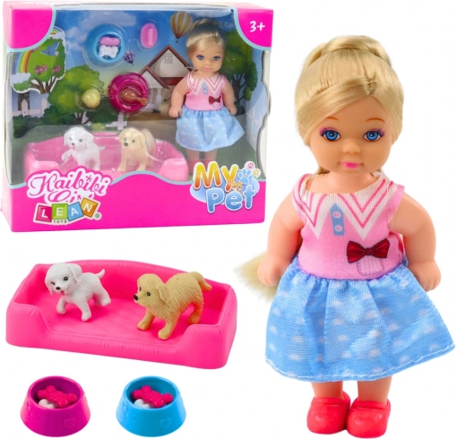 Mini punčka z dvema kužkoma in posodicama