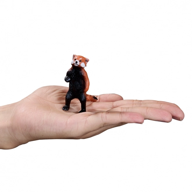 Realistična figura rdeče pande