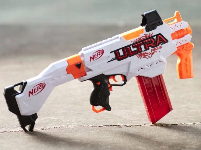 Velika pištola avtomatska Nerf Ultra Focus z nabojniki
