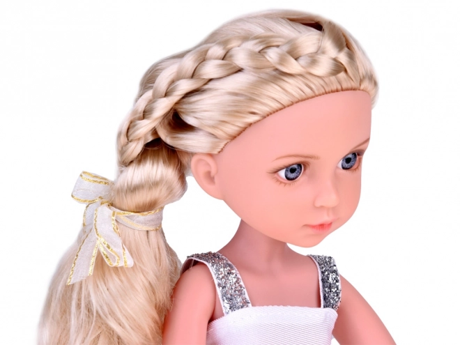 Elegantna stilna punčka s klobukom in dolgimi blond lasmi