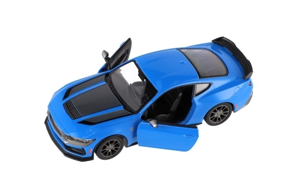 Avto Kinsmart 2024 Ford Mustang Dark Horse 1:38 kovina/plast 12,5 cm 4 barve z vzvratnim pogonom 12 kos v škatli