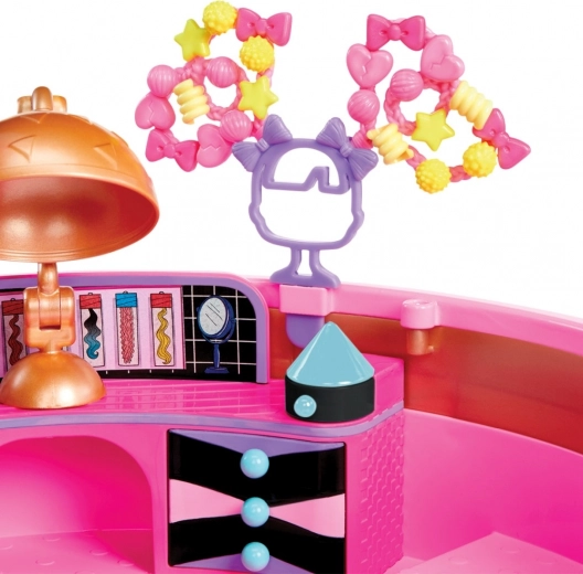 Stilirni dodatki in realistični elementi